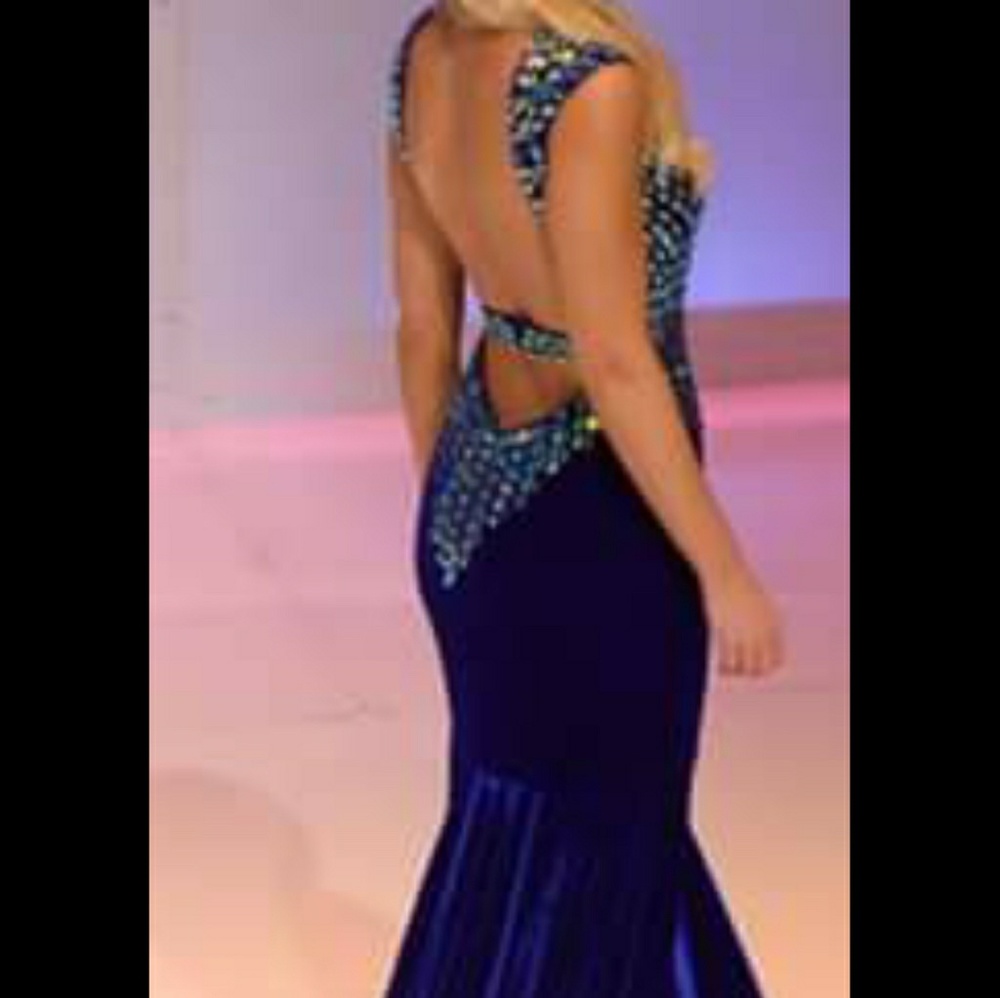 !SOLD! Velvet prom or pageant gown - Picture 5 of 8